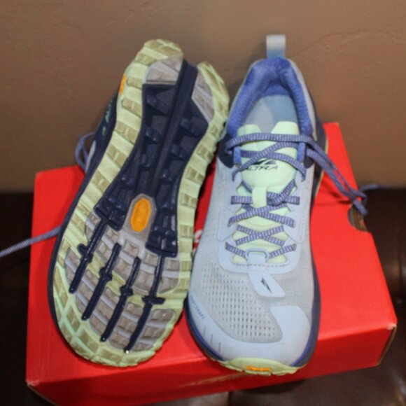 ALTRA OLYMPUS 4, WOMENS SIZE 8.5 - Picture 2 of 7